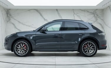 Porsche Macan GTS 2