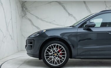 Porsche Macan GTS 33