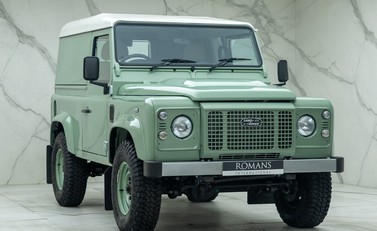 Land Rover Defender 90 HERITAGE HARD TOP 6