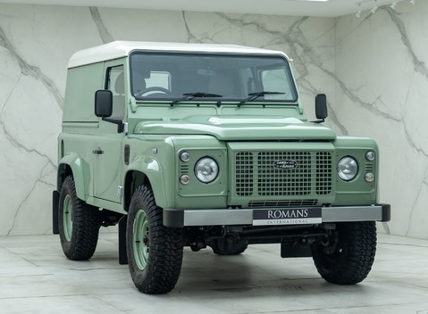 Land Rover Defender 90 HERITAGE HARD TOP 6