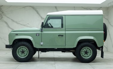 Land Rover Defender 90 HERITAGE HARD TOP 2