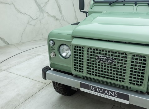 Land Rover Defender 90 HERITAGE HARD TOP 28