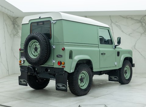 Land Rover Defender 90 HERITAGE HARD TOP 3