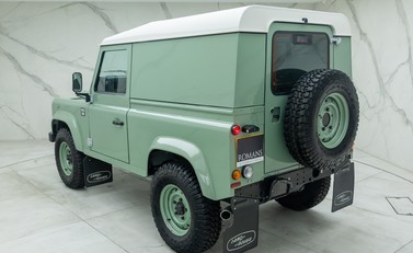 Land Rover Defender 90 HERITAGE HARD TOP 9