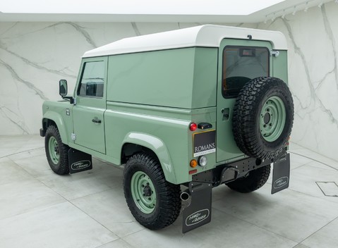 Land Rover Defender 90 HERITAGE HARD TOP 9