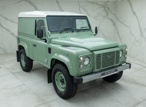 Land Rover Defender 90 HERITAGE HARD TOP 8