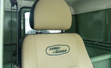 Land Rover Defender 90 HERITAGE HARD TOP 12