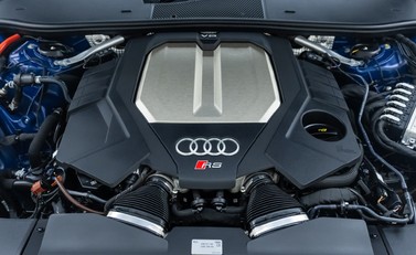 Audi RS6 AVANT PERFORMANCE CARBON VORSPRUNG 47