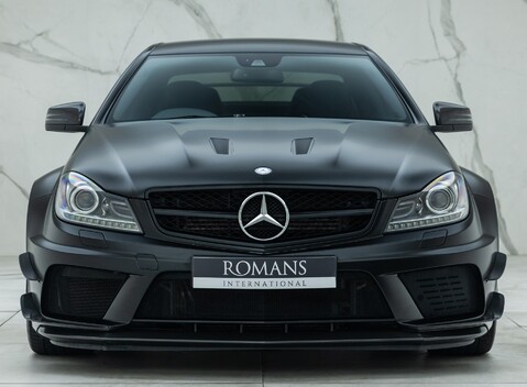 Mercedes-Benz C63 AMG Black Series 7