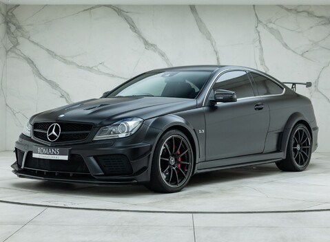 Mercedes-Benz C63 AMG Black Series 1