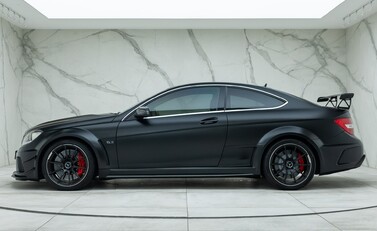 Mercedes-Benz C63 AMG Black Series 5