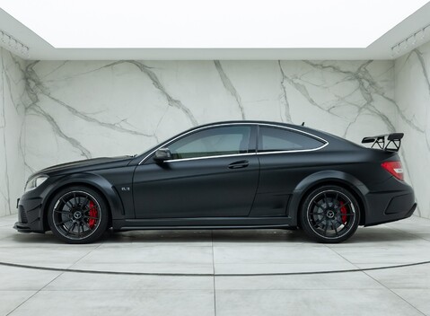 Mercedes-Benz C63 AMG Black Series 5