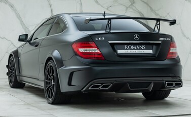 Mercedes-Benz C63 AMG Black Series 10