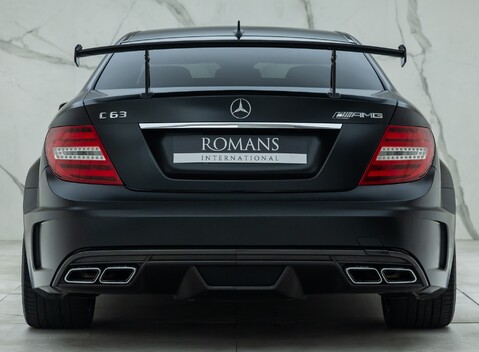 Mercedes-Benz C63 AMG Black Series 8