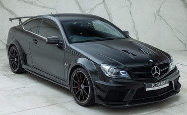 Mercedes-Benz C63 AMG Black Series 11