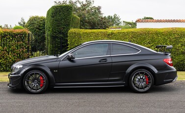 Mercedes-Benz C63 AMG Black Series 3