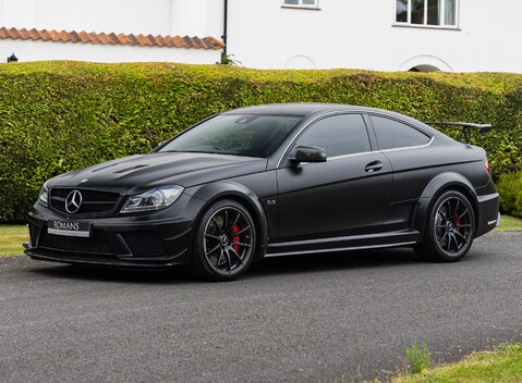 Mercedes-Benz C63 AMG Black Series 2