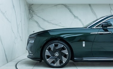 Rolls-Royce Spectre 42