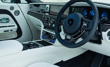 Rolls-Royce Spectre 15