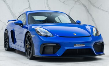 Porsche Cayman GT4 (718) 6