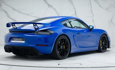 Porsche Cayman GT4 (718) 3