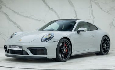 Porsche 911 Carrera 4 GTS (992) 1