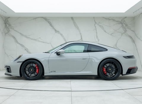 Porsche 911 Carrera 4 GTS (992) 2