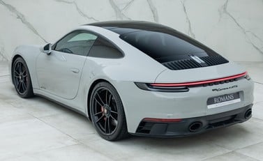 Porsche 911 Carrera 4 GTS (992) 9