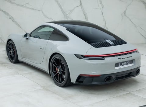 Porsche 911 Carrera 4 GTS (992) 9