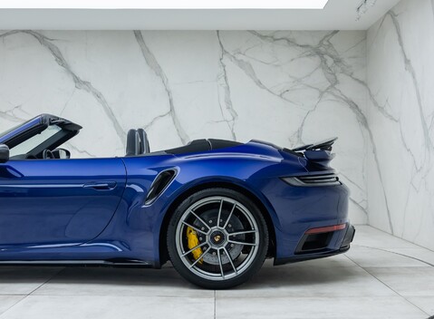 Porsche 911 Turbo S Cabriolet (992) 41