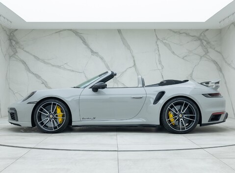 Porsche 911 Turbo S Cabriolet (992) 3