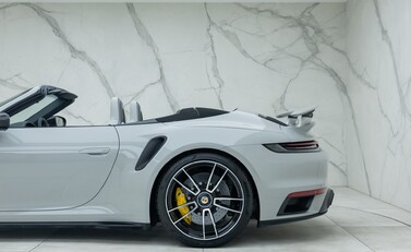 Porsche 911 Turbo S Cabriolet (992) 41