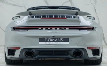 Porsche 911 Turbo S Cabriolet (992) 8