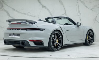 Porsche 911 Turbo S Cabriolet (992) 6