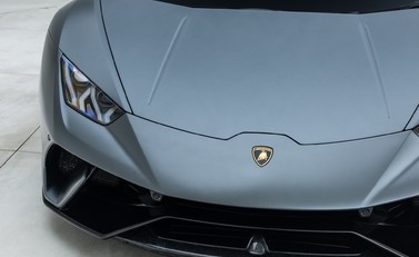 Lamborghini Huracan LP 640-4 PERFORMANTE SPYDER 30