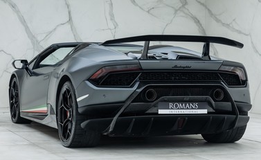 Lamborghini Huracan LP 640-4 PERFORMANTE SPYDER 10