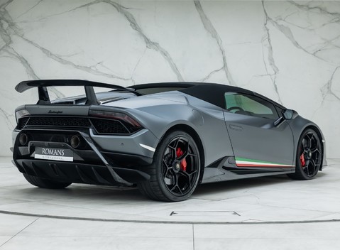 Lamborghini Huracan LP 640-4 PERFORMANTE SPYDER 5