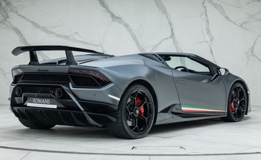 Lamborghini Huracan LP 640-4 PERFORMANTE SPYDER 6