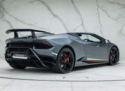 Lamborghini Huracan LP 640-4 PERFORMANTE SPYDER 6