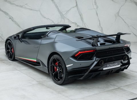 Lamborghini Huracan LP 640-4 PERFORMANTE SPYDER 12