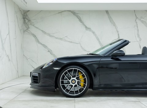 Porsche 911 Turbo S Cabriolet (991.2) 35