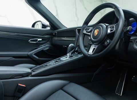 Porsche 911 Turbo S Cabriolet (991.2) 13