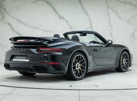 Porsche 911 Turbo S Cabriolet (991.2) 6