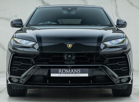 Lamborghini Urus 4