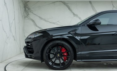 Lamborghini Urus 31