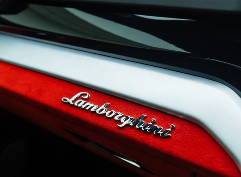 Lamborghini Urus 24