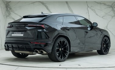 Lamborghini Urus 3