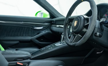 Porsche 911 GT3 RS Weissach (991.2) 10