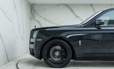 Rolls-Royce Cullinan 37