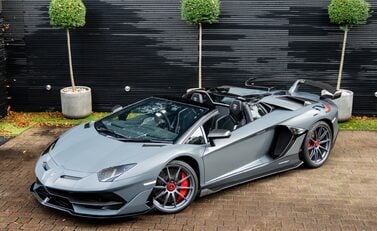 Lamborghini Aventador SVJ LP 770-4 ROADSTER 2